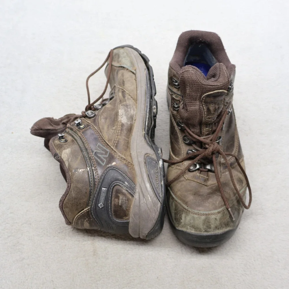New Balance Men 10.5 Hiking Boots Brown Leather Waterproof Gore-Tex Trail Rugged